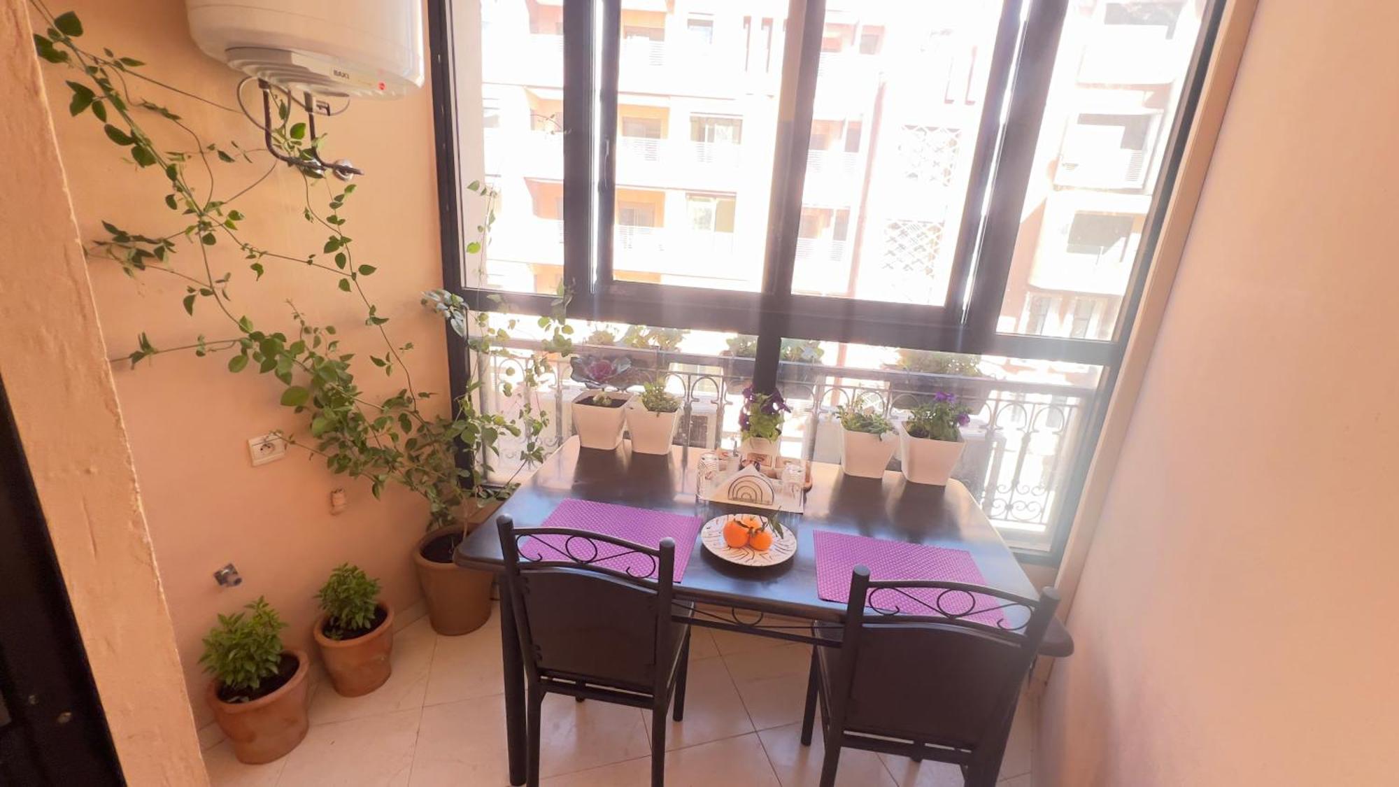 Magnifique Appartement Spacieux Confort Propre Familial 2 Chambres Salon Et Salle A Manger A 20Mn A Pied De Place Jemaa El Fina 4 Piscines Dans Espace De Golf A 12 Mn En Voitures L Entree Est Gratuit Pour La Clientele Ouvert Entre 10H Et 20H Marrakesh Eksteriør billede
