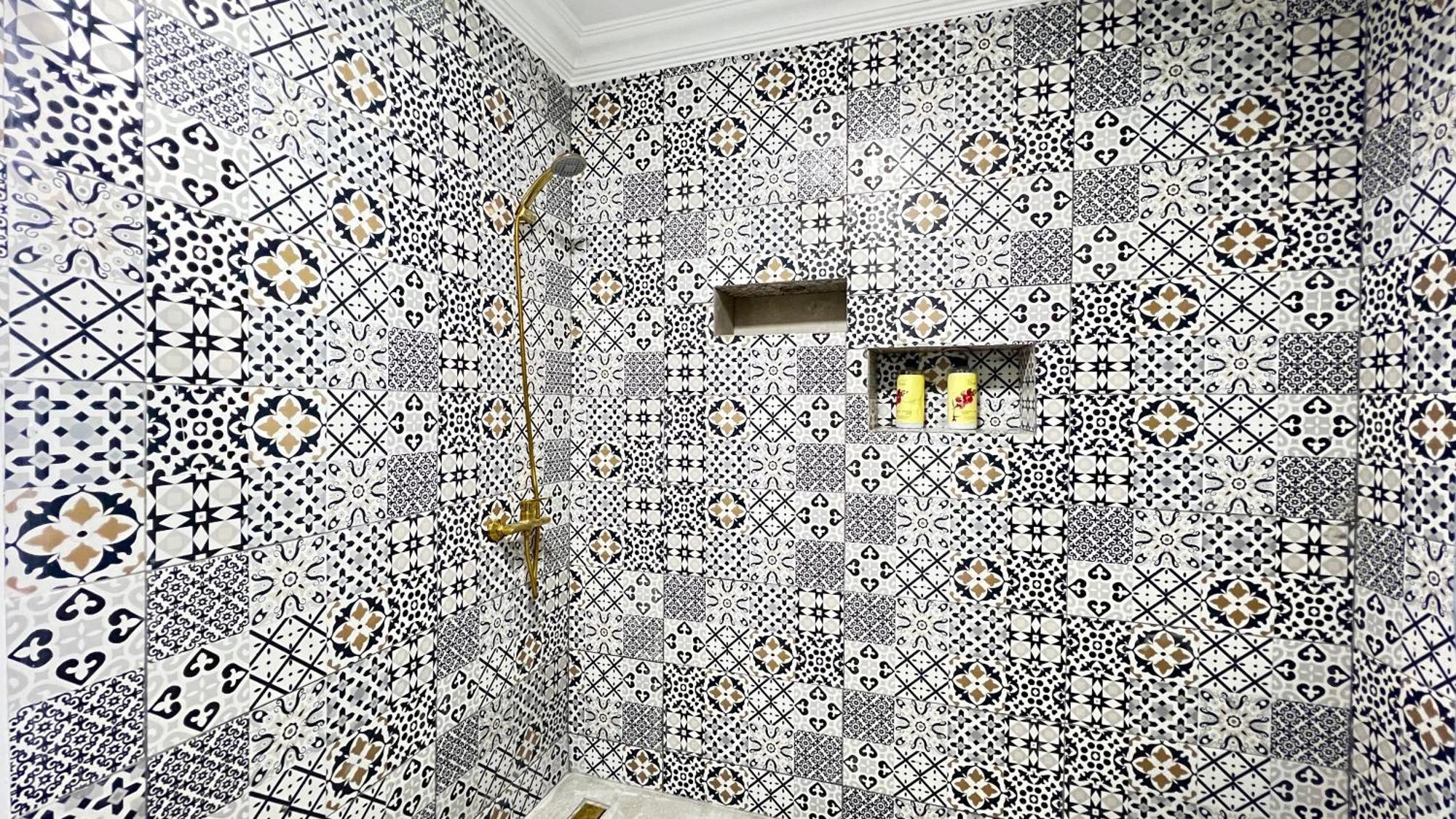 Magnifique Appartement Spacieux Confort Propre Familial 2 Chambres Salon Et Salle A Manger A 20Mn A Pied De Place Jemaa El Fina 4 Piscines Dans Espace De Golf A 12 Mn En Voitures L Entree Est Gratuit Pour La Clientele Ouvert Entre 10H Et 20H Marrakesh Eksteriør billede